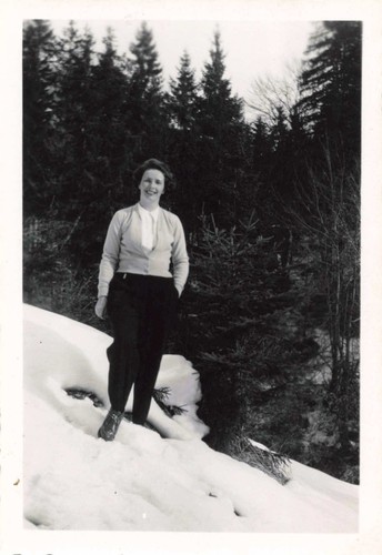 Ancienne photo jeune femme - jeune,