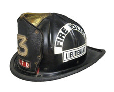 Casque De Sapeur Pompier Policier Américain. Cairns & Brother Helmet