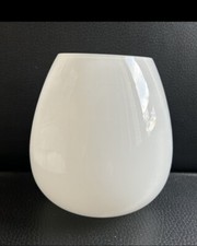 TULIPE GLOBE EN VERRE OPALINE