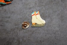 pin's patins à glace patinage