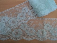 3 mètres 20 Superbe Dentelle