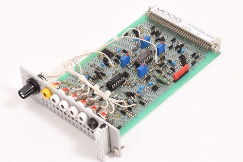 D122f028 a006 moog utilisé - -,