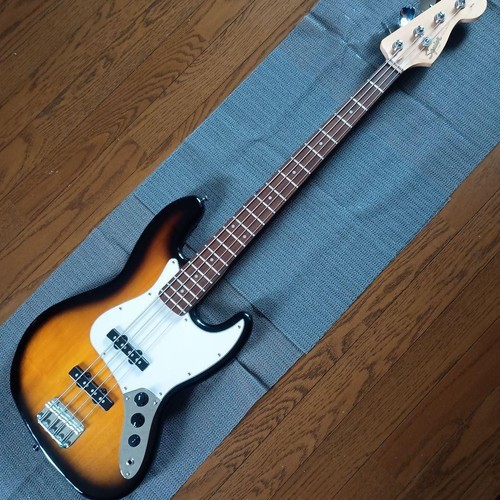 Guitare basse électrique