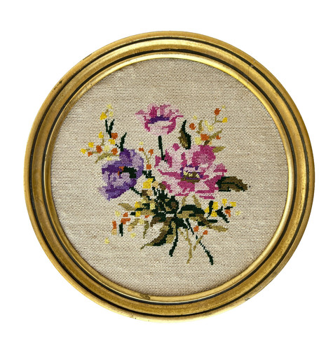 Ancien canevas broderie aux