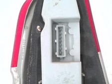 Feu arriere principal droit