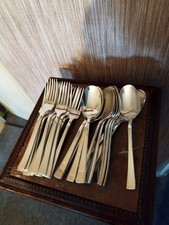 Ménagère 24 Pièces Couverts de Table Orfèvrerie Christofle modèle Concorde