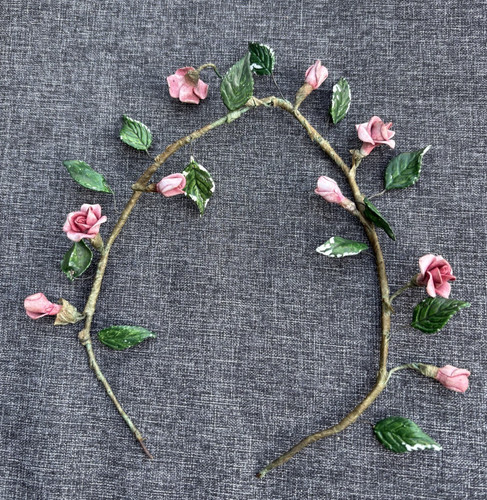 Ancienne couronne avec roses