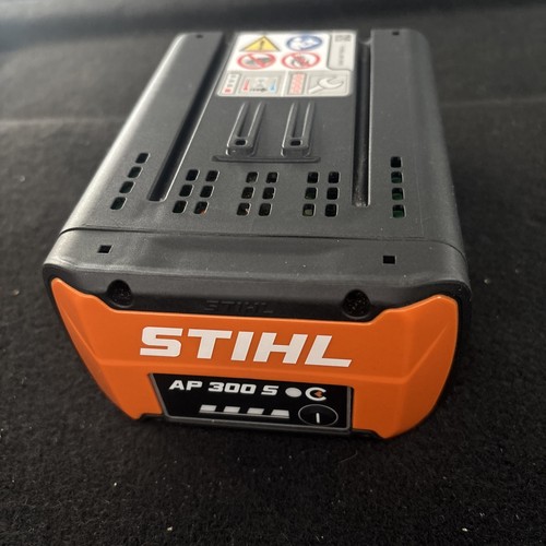 Batterie stihl 300 neuve - 300,