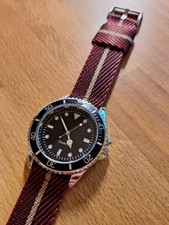 Montre style plongée cadran