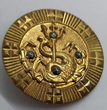 BEAU BOUTON XIX  EME EN LAITON CLOUTé ATTRIBUTS DE NEPTUNE DAUPHIN TRIDENT  4 CM