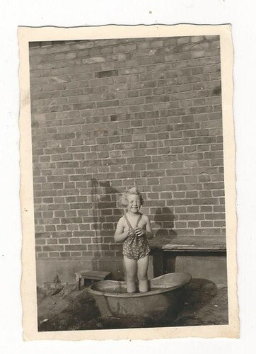443 photo enfant baignoire - photo,
