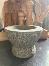 Authentique mortier rond et