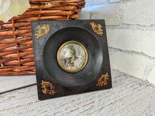 Miniature ronde vintage sous verre bombé avec cadre en bois & laiton Espagne