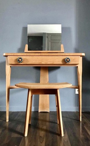 Coiffeuse son siège par - et,