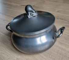 soupière en étain (95%)