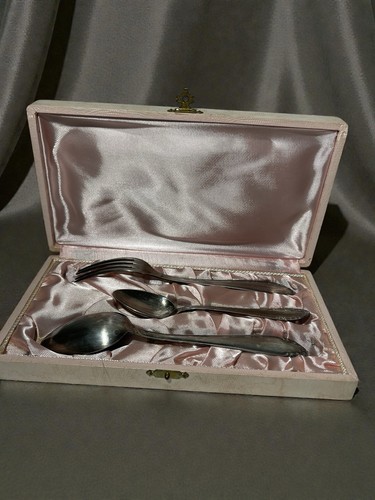 Ensemble couverts anciens - couverts,