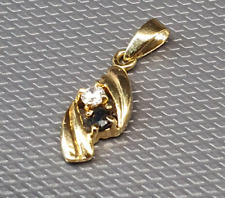 Petit pendentif plaqué or #39