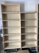 bibliothèque Ikea état neuf,entièrement démontable et espaces de rayons ajustabl