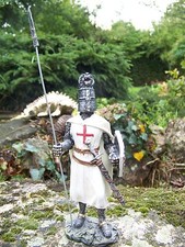 HF1084   FIGURINE STATUETTE