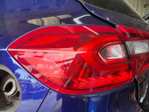 Feu arriere gauche ford - gauche,