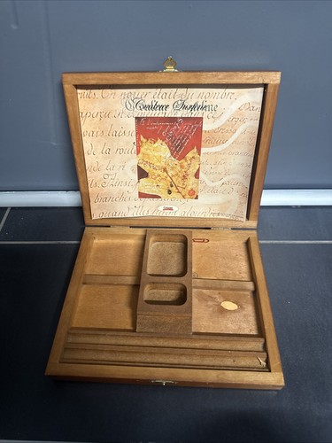 Ancienne petite boîte - petite,