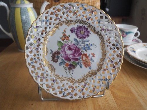 Assiettes ajouré motif - , fleurs