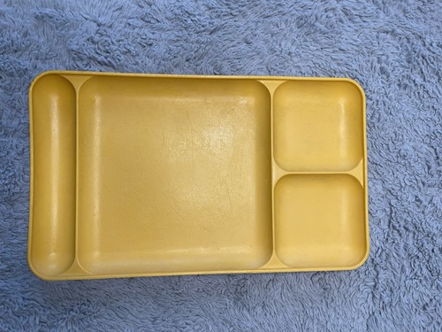 Plateau compartiments jaune - plateau, à