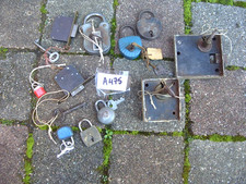 LOT A475 DE 4 SERRURES