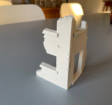 maquette de maison en ruine en
