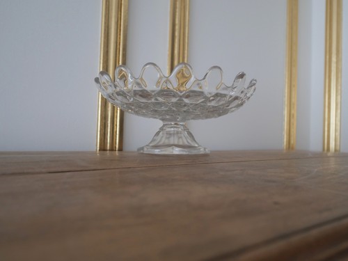 Coupe plat sur pied - , compotier