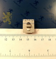 Agrafe de joint extérieur de