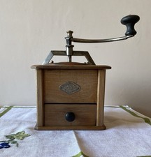 Ancien moulin à café En Bois