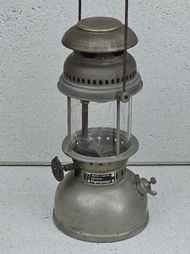 Ancienne lampe kérosène - à,