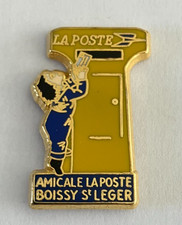110 - PIN'S MAILBOX LA POSTE PTT BOISSY SAINT LEGER CHILD IN BLUE
