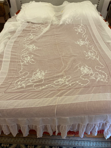 Nappe ancienne brodée main