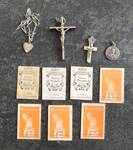 Lot médailles religieuses
