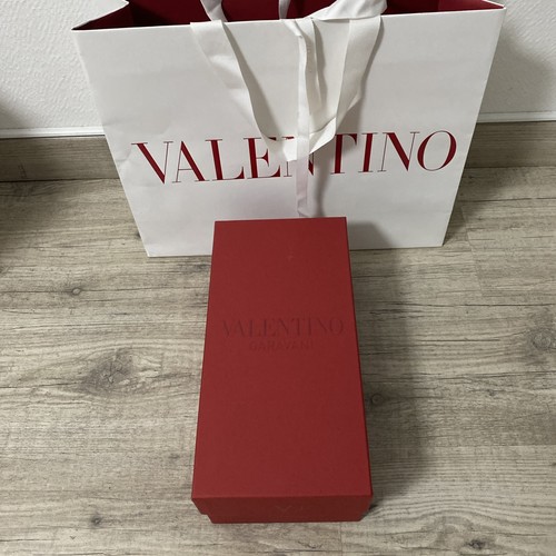 Boite chaussures valentino - a,