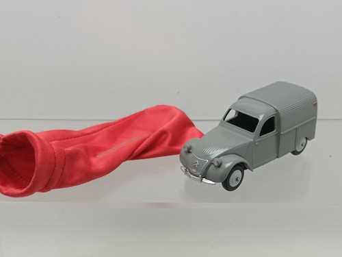 Minialuxe 38 2 - 1:43,