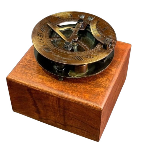 Ancienne boussole cadran