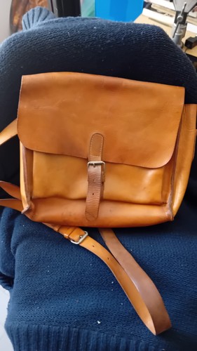 Sacoche cuir - en,