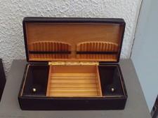 ANCIENNE GRANDE BOITE A