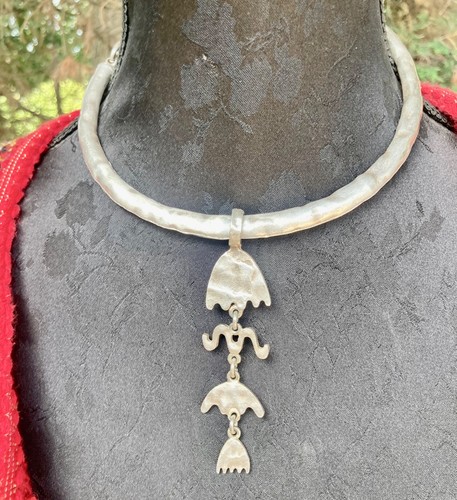 Collier argenté signé - argentÉ, biche