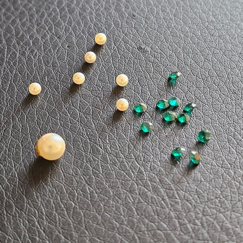 Lot pierres perles - (?), &