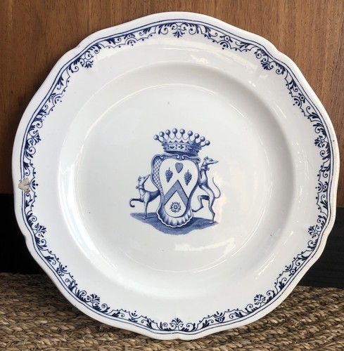 Ancienne assiette héraldique - assiette,