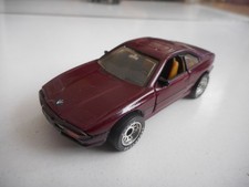 Matchbox Ultra BMW 850i rouge