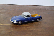 Voiture 1/43 - Universal