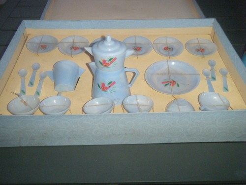 Dinette plastique ancienne - dinette,