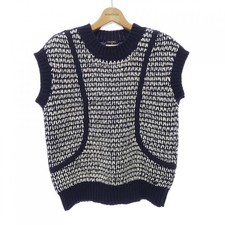 Authentic CHANEL Vest  #241-003-853-9331