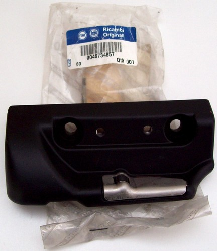 Fiat barchetta door striker - fiat,
