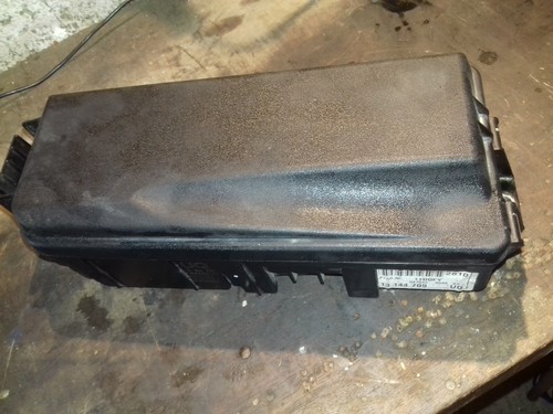 Boîtier pyrotechnique pour - boîtier,